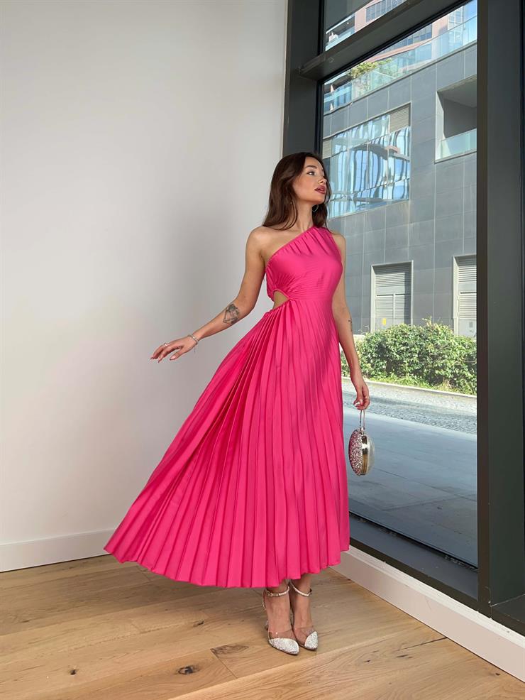 Tek Omuz Beli Pencere Detaylı Eteği Pileli Evelyn Kadın Fuşya Elbise 23Y000388