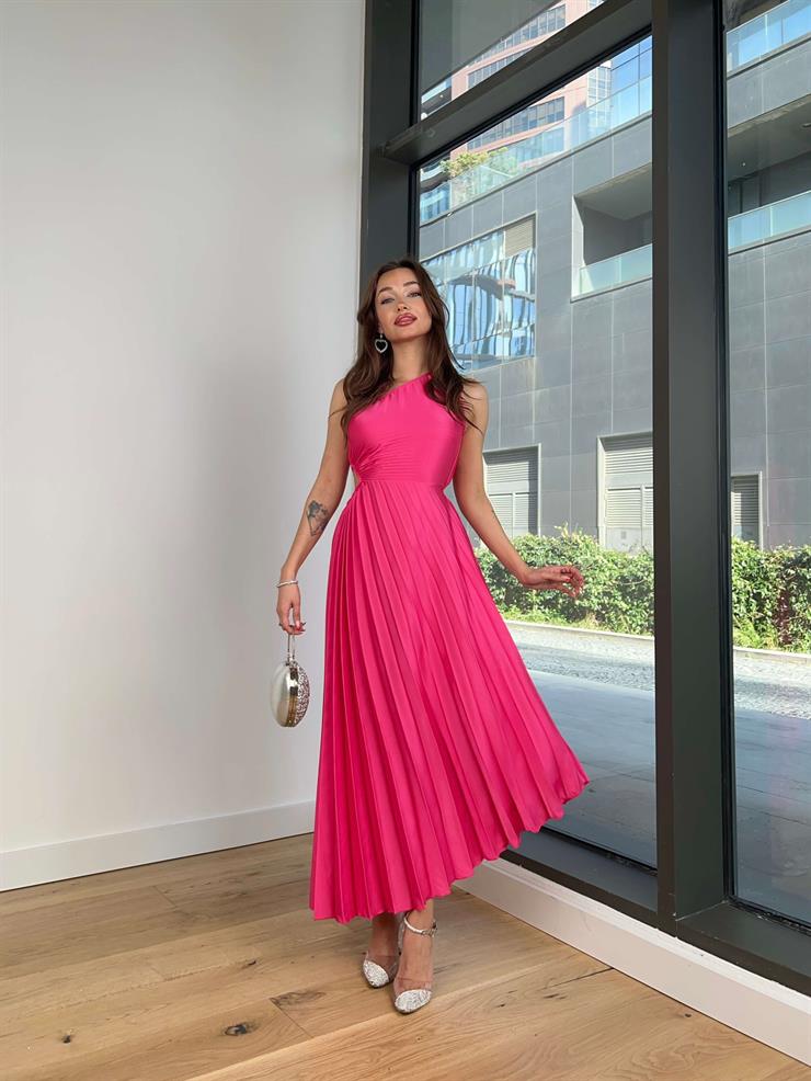 Tek Omuz Beli Pencere Detaylı Eteği Pileli Evelyn Kadın Fuşya Elbise 23Y000388