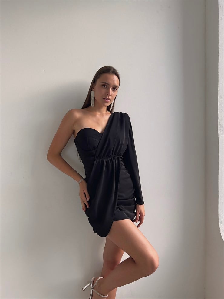 Tek Omuz Uzun Kol Önü Ve Yanları Drapeli Göğüs Pedli Traeger Kadın Siyah Mini Elbise 23K000039