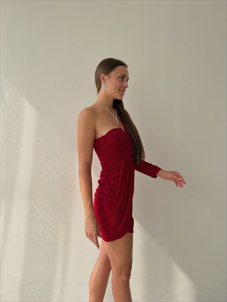 Tek Omuz Uzun Kol Önü Ve Yanları Drapeli Göğüs Pedli Traeger Kadın Kırmızı Mini Elbise 23K000039