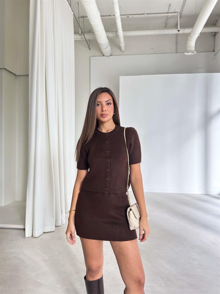 Önü Düğmeli Kısa Kollu Mini Etekli Telinda Kahve Kadın Triko İkili Takım 26K199