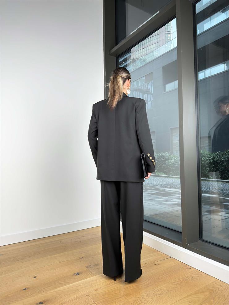 Omuz Vatkalı Düğme Kapamalı Blazer Ceket Yüksek Bel Bol Paça Pantolon Tenzel Siyah Kadın Takım 25K457