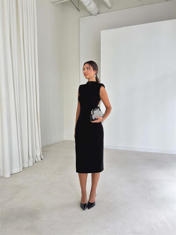 Vatkalı Yüksek Yaka Terle Siyah Kadın Elbise 26K080