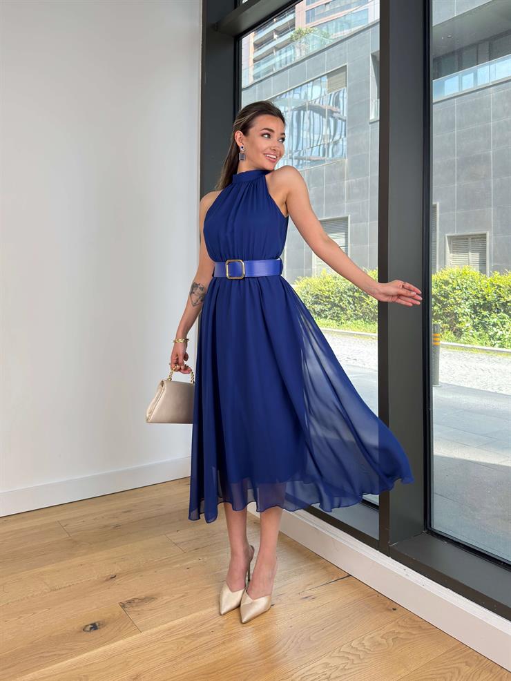 Halter Yaka Beli Kemerli Teyst Saks Kadın Midi Elbise 25Y273