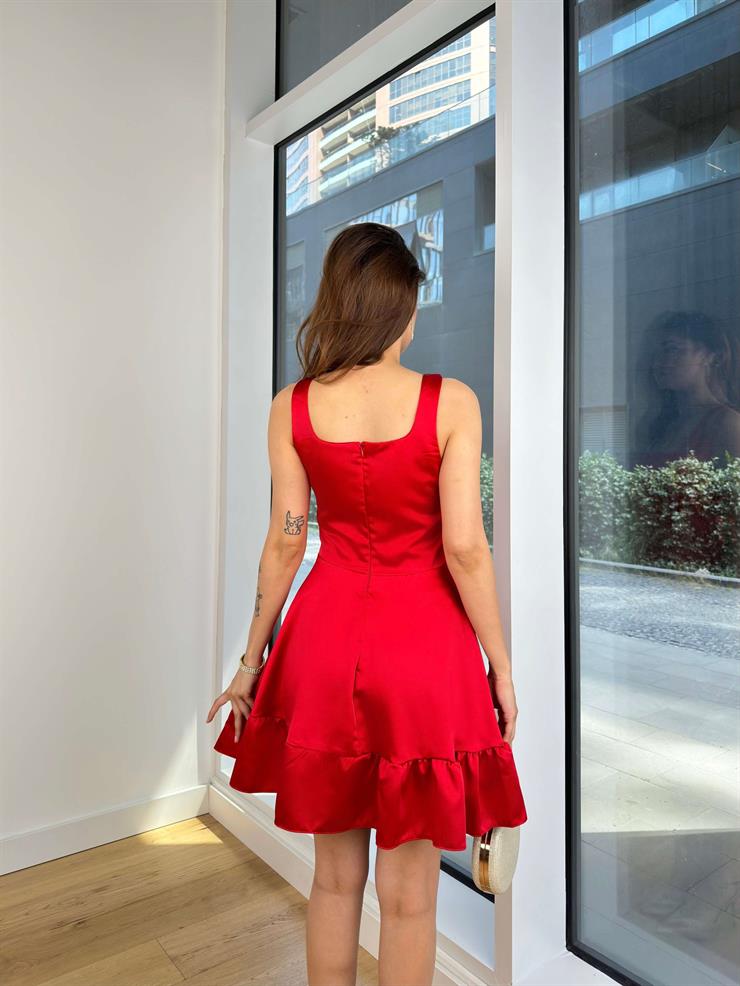 Kare Yaka Kalın Askılı Thad Kadın Kırmızı Mini Saten Elbise 24Y650