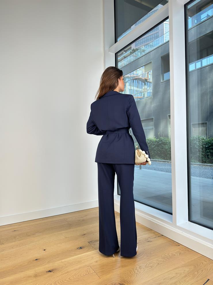 Belden Kuşaklı Blazer Ceket Yüksek Bel Bol Paça Pantolon Tian Kadın Lacivert Takım 25K040