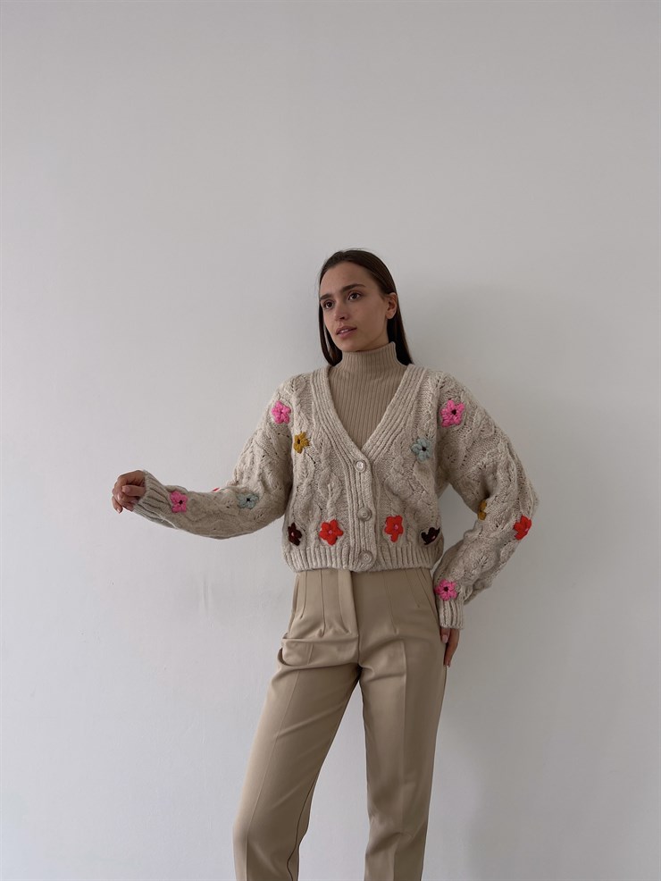  Çiçek Desenli V Yaka Düğme Kapamalı Tihana Kadın Taş Hırka 23K000257