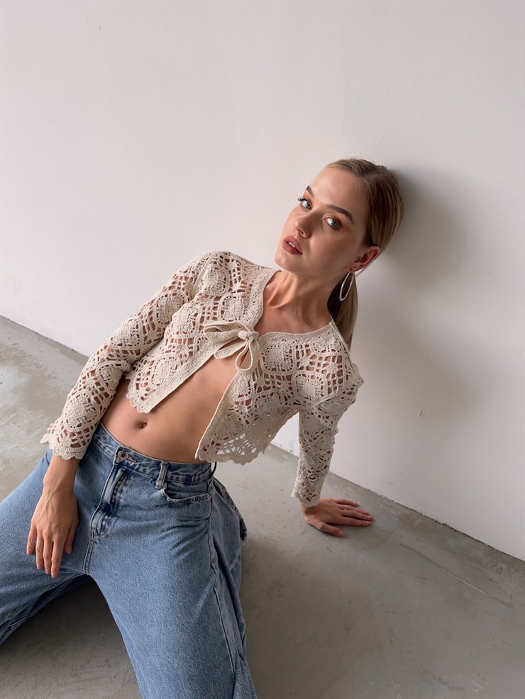 Triko Yakası Bağcıklı Motif Dokulu Adriel Kadın Bej Crop Hırka 22Y000204