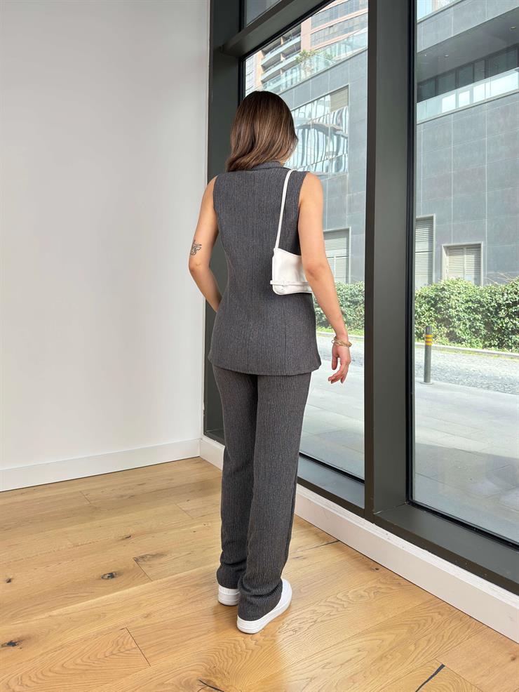 Düğme Detaylı Yelek Yüksek Bel İspanyol Paça Pantolon Ulgan Füme Kadın Takım 25Y131