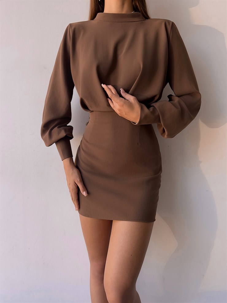 Uzun Balon Kollu Sırtı Derin Dekolteli Arbesa Kadın Kahve Mini Elbise 23K000167