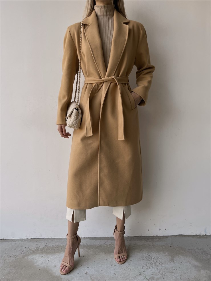 Uzun Beli Kemerli Yanları Cepli Edwin Kadın Camel Kaşe Kaban 23K000074