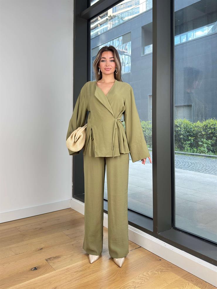 Uzun Kol Kruvaze Bağlamalı Bluz Yüksek Bel Bol Paça Pantolon Sıstin Yeşil Kadın Takım 25Y275
