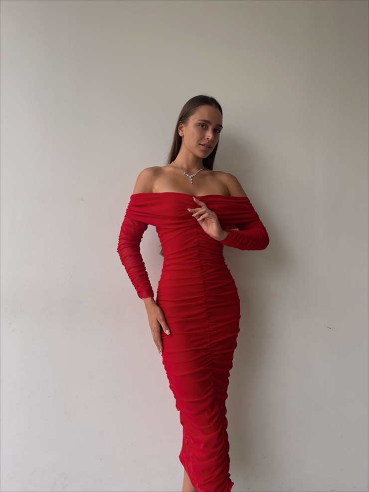 Uzun Tül Kol Düşük Omuz Drapeli Adson Kadın Kırmızı Midi Boy Elbise 23K000121