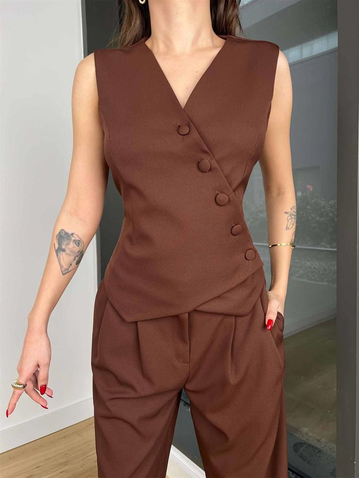V Yaka Çapraz Düğmeli Yelek Yüksek Bel Pens Detaylı Pantolon Alisha Kadın Kahve Takım 24k417