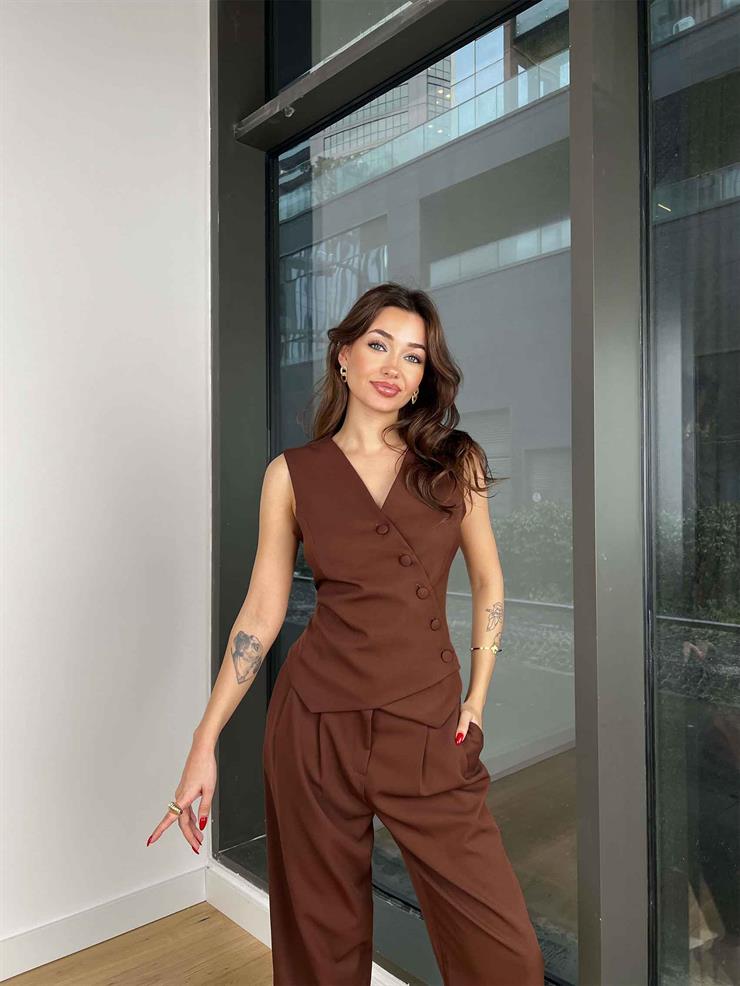 V Yaka Çapraz Düğmeli Yelek Yüksek Bel Pens Detaylı Pantolon Alisha Kadın Kahve Takım 24k417