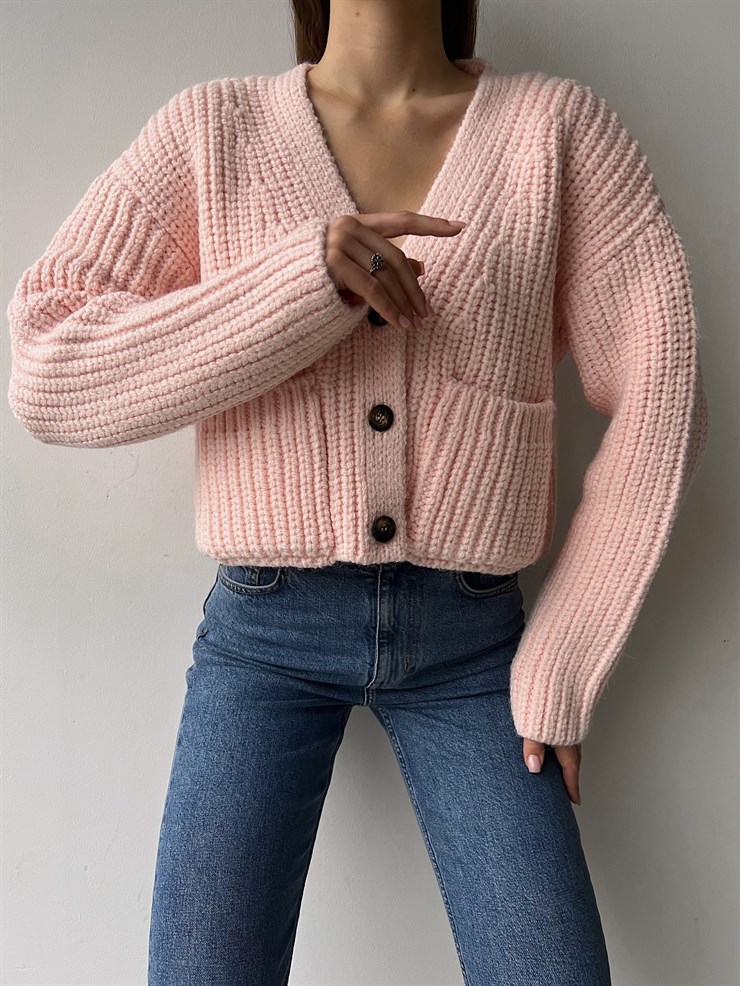 Önü Düğme Kapamalı Yanları Cepli V Yaka Kadın Pembe Crop Hırka 23K000233