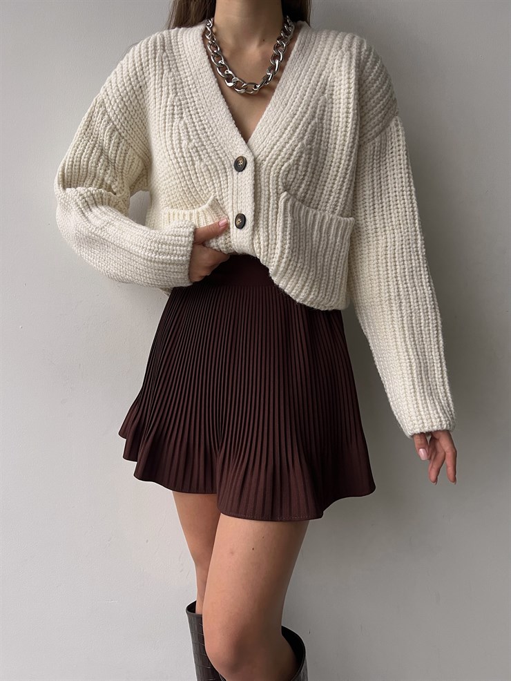 Önü Düğme Kapamalı Yanları Cepli V Yaka Kadın Ekru Crop Hırka 23K000233