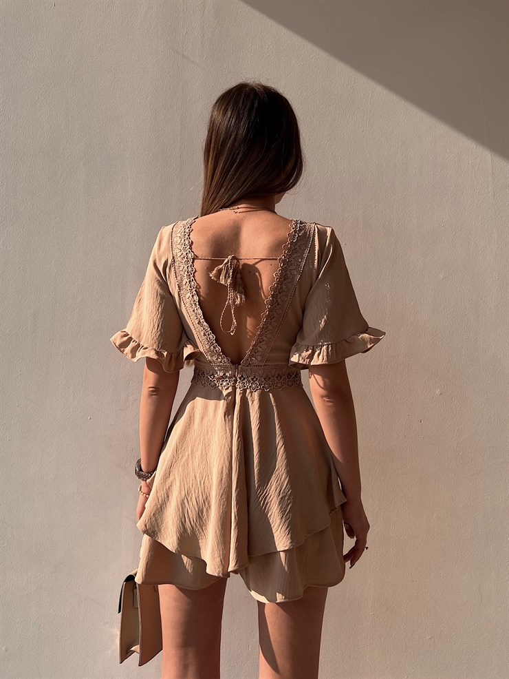 V Yaka Önü Dantel Detay Volanlı Devyn Kadın Kahverengi Şort Tulum 22Y000078