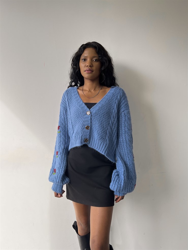 V Yaka Önü Düğme Kapamalı Nicola Kadın İndigo Hırka 23K000247