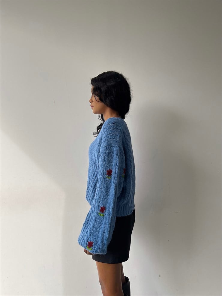 V Yaka Önü Düğme Kapamalı Nicola Kadın İndigo Hırka 23K000247