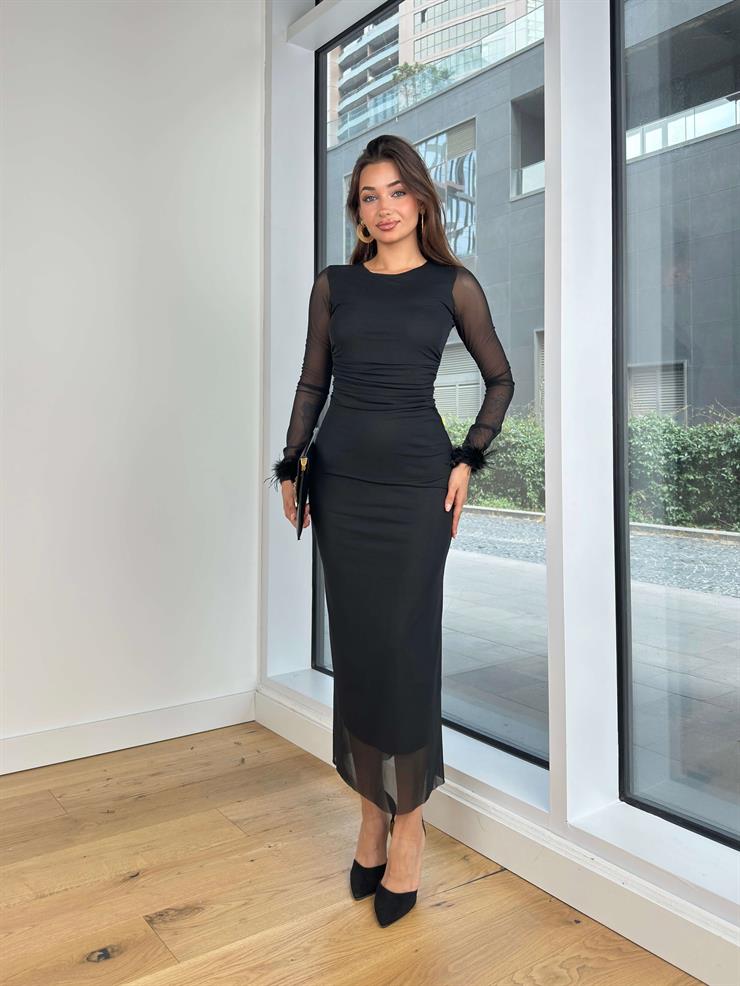 Yuvarlak Yaka Drapeli Uzun Tül Kol Tüy Detaylı Valerie Siyah Kadın Elbise 25K070