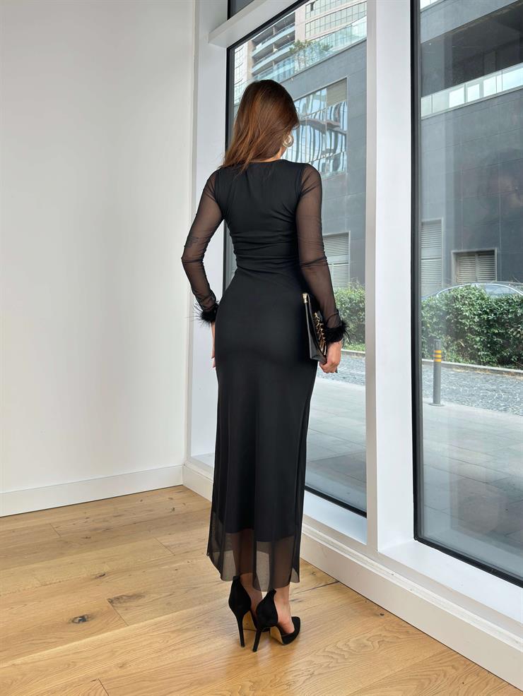 Yuvarlak Yaka Drapeli Uzun Tül Kol Tüy Detaylı Valerie Siyah Kadın Elbise 25K070