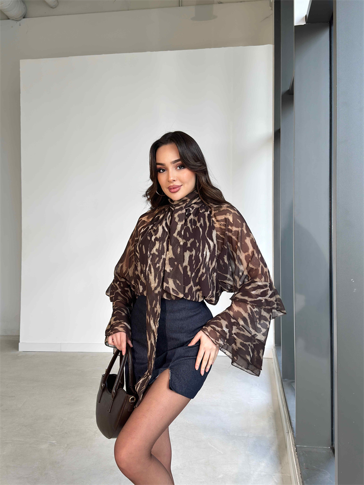 Kendinden Fularlı Kolları Fırfır Ve Transparan Detaylı Kahverengi Vanesa Kadın Bluz 26Y178