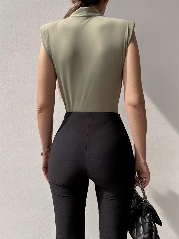 Vatkalı Kolsuz Kruvaze Garrison Kadın Haki Bodysuit 22Y000066