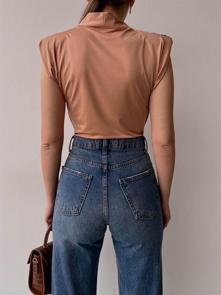 Vatkalı Kolsuz Kruvaze Garrison Kadın Camel Bodysuit 22Y000066