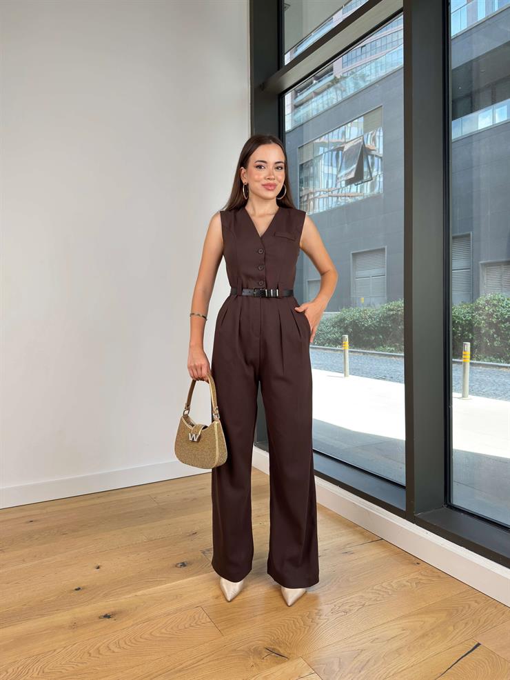 V Yaka Düğme Kapamalı Beli Kemerli Pens Detaylı Bol Paça Velvıt Kahve Kadın Tulum 25Y116