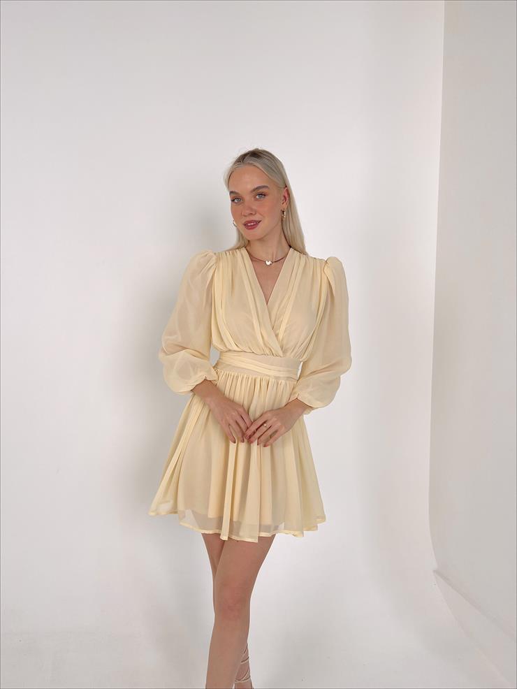 Kruvaze Yaka Belden Oturtmalı Vette Kadın Bej Şifon Mini Elbise 23Y000075