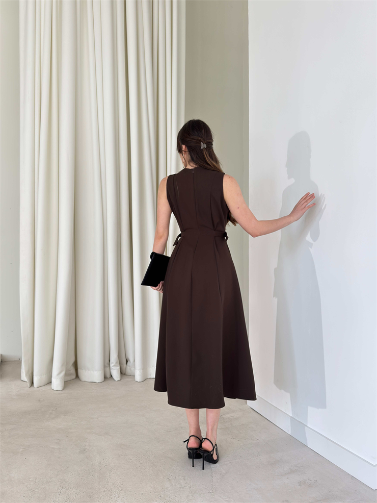 Yanı Ayarlanabilir Kemerli Sıfır Kol Midi Boy Kahverengi Vice Kadın Elbise 26Y176