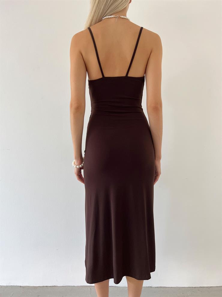 Askılı Degaje Yaka Yandan Yırtmaçlı Vicente Kadın Kahve Midi Elbise 23Y000562