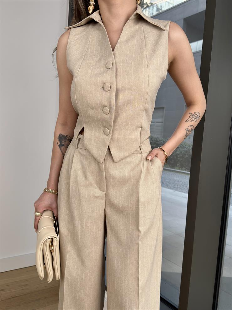 Düğme Kapamalı Crop Yelek Yüksek Bel Pens Detaylı Bol Paça Pantolon Vint Bej Kadın Takım 25Y124
