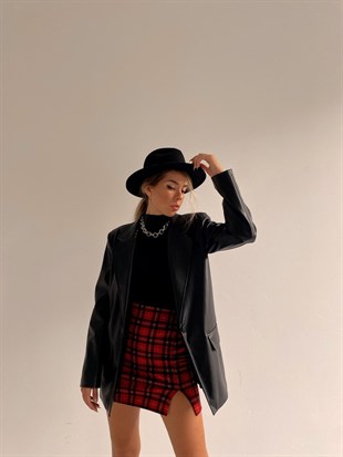 Deri Vatkalı Cep Detaylı Kadın Siyah Blazer Ceket  22K000057