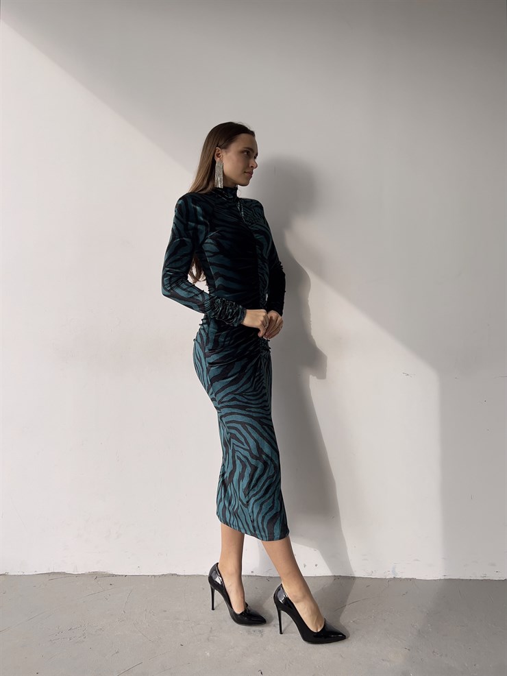 Balıkçı Yaka Uzun Kol Viviana Kadın Midi Zümrüt Elbise 23K000352