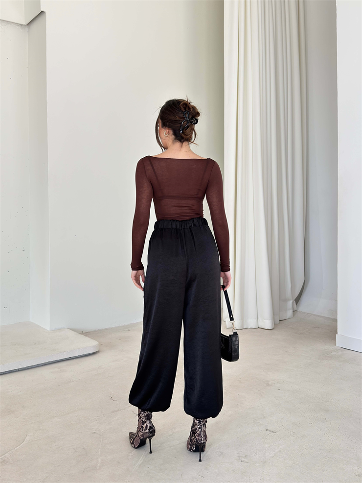 Paçası Düğmeli Beli Lastikli Vorum Siyah Kadın Pantolon 26Y047