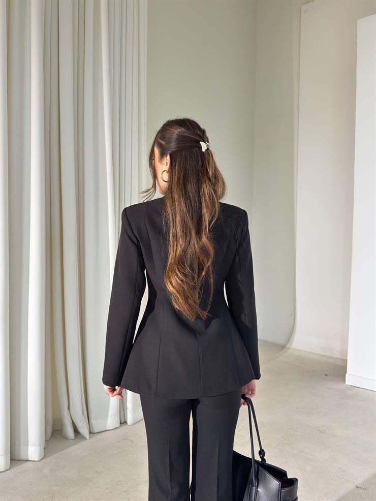 İlmekli Düğme Dik Yaka Werner Siyah Kadın Ceket 26Y006