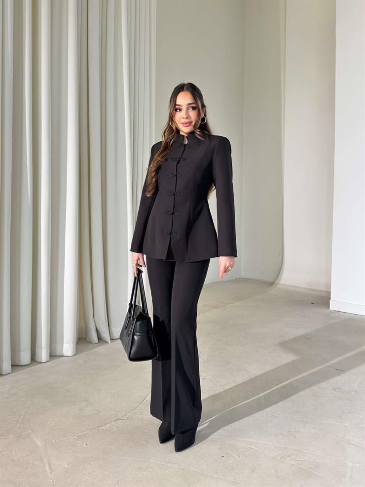 İlmekli Düğme Dik Yaka Werner Siyah Kadın Ceket 26Y006