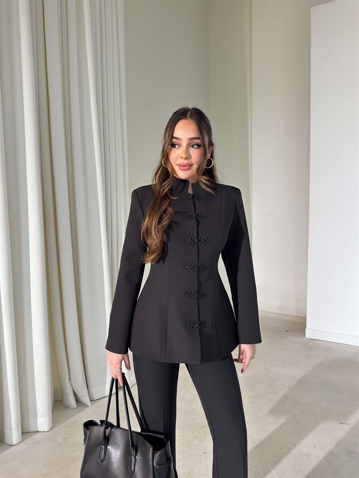 İlmekli Düğme Dik Yaka Werner Siyah Kadın Ceket 26Y006