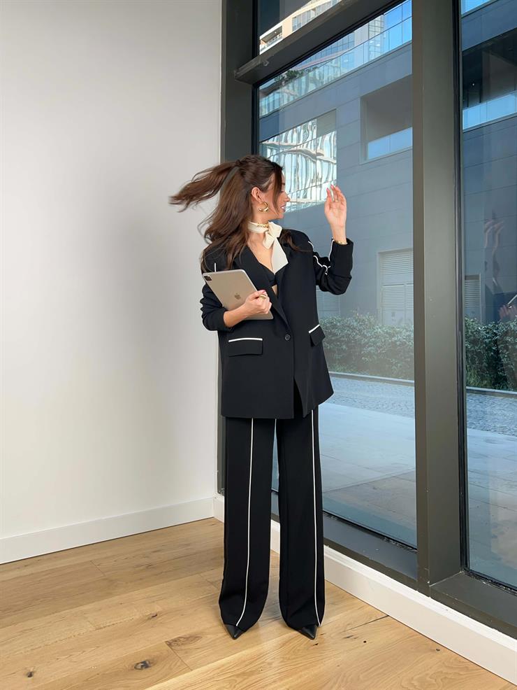 Oversize Çizgili Tek Düğme Kapamalı Yahaira Kadın Siyah Ceket 24Y063