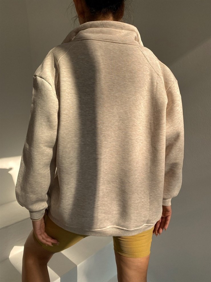 Yakası Fermuarlı Kanguru Cepli Kadın Bej Renk Sweat 22K000016