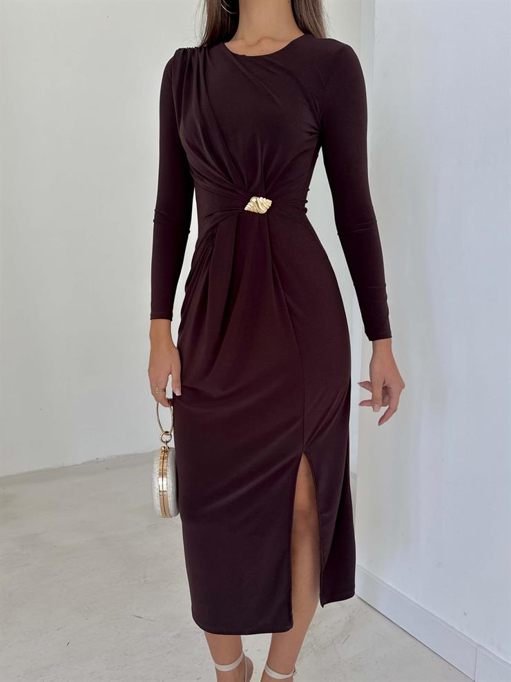 Aksesuarlı Yanı Yırtmaçlı Yekar Kahve Kadın Elbise 26K115