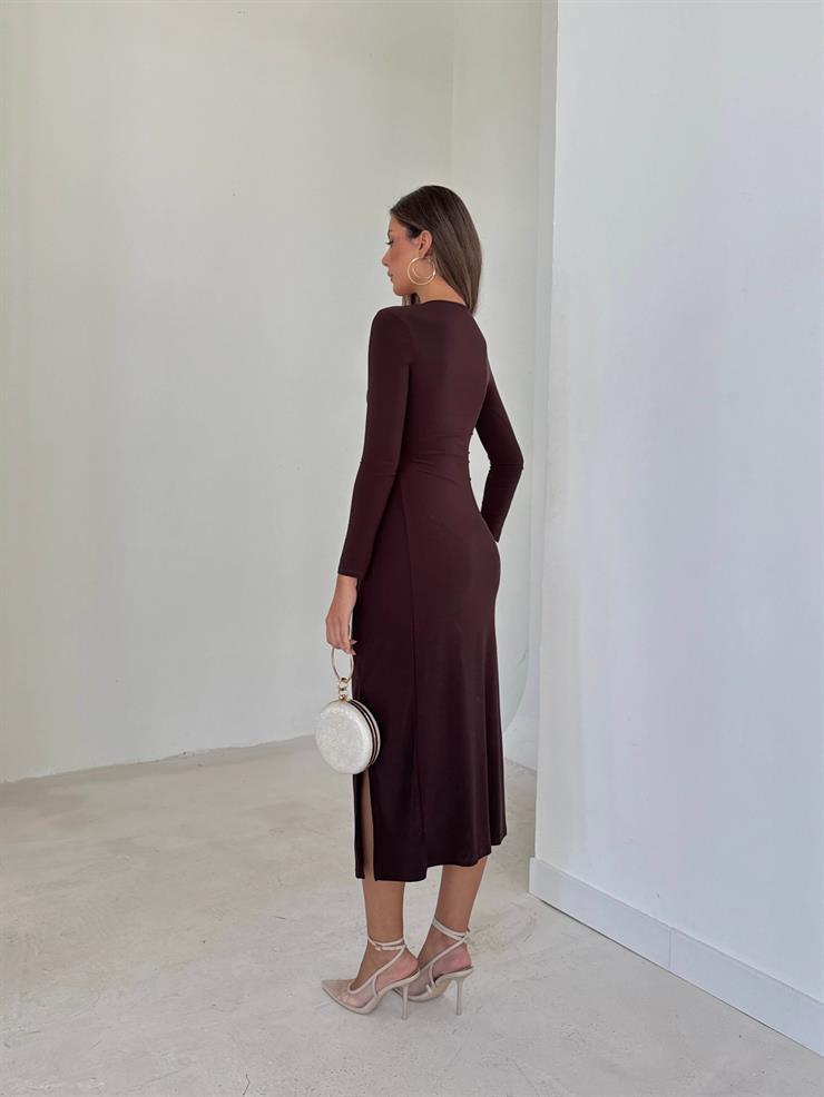 Aksesuarlı Yanı Yırtmaçlı Yekar Kahve Kadın Elbise 26K115