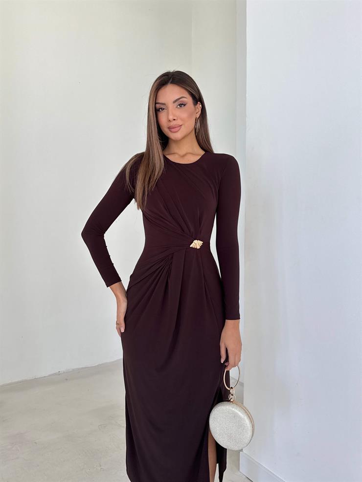 Aksesuarlı Yanı Yırtmaçlı Yekar Kahve Kadın Elbise 26K115