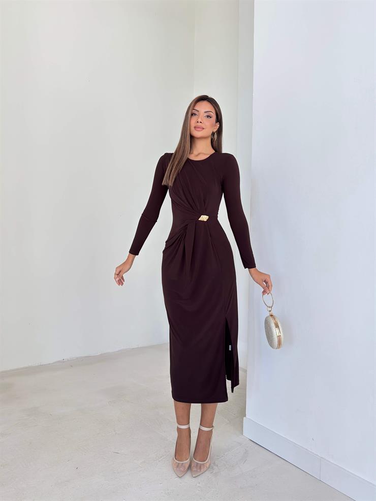 Aksesuarlı Yanı Yırtmaçlı Yekar Kahve Kadın Elbise 26K115