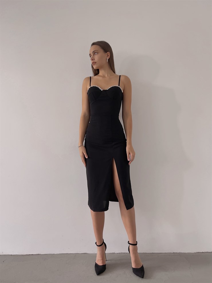 Yırtmaçlı Göğüs Çevresi Taş Detay İnce Askılı Trista Kadın Siyah Elbise 22Y000136