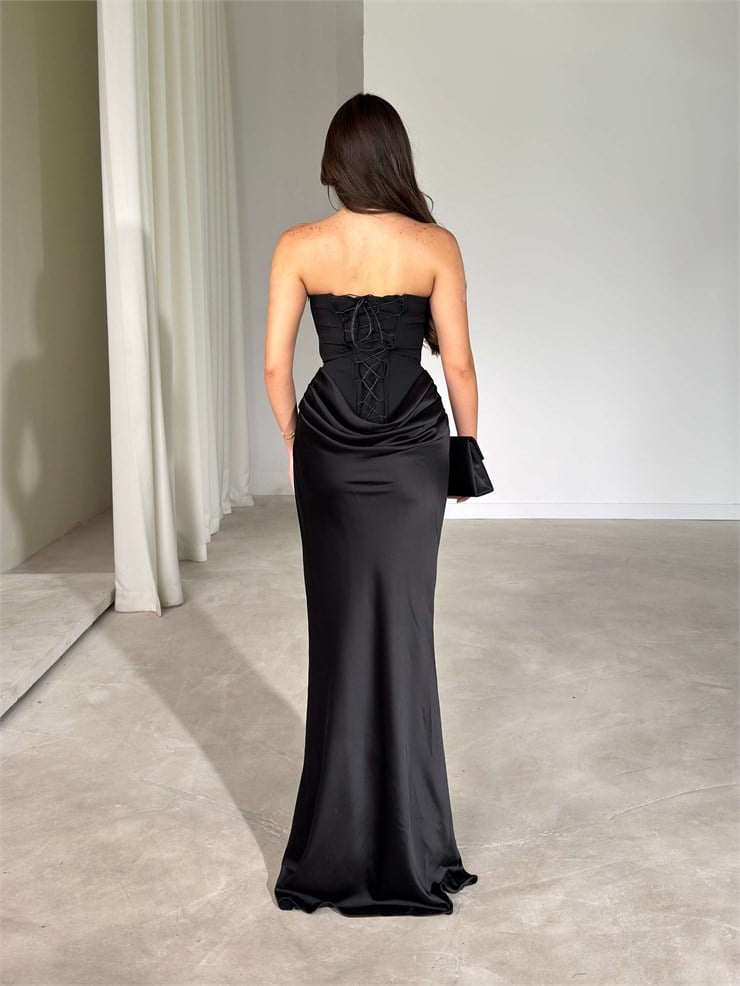 Sırtı İpli Balenli Korse Dökümlü Drape Detaylı Maxi Boy Siyah Saten Yivna Kadın Abiye Elbise 26Y676
