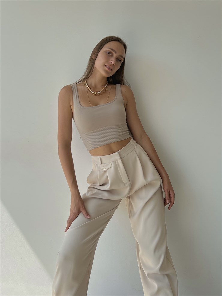 Yüksek Bel Beli Pileli Düğme Detay Geniş Paça Jazmin Kadın Bej Pantolon 22Y000085