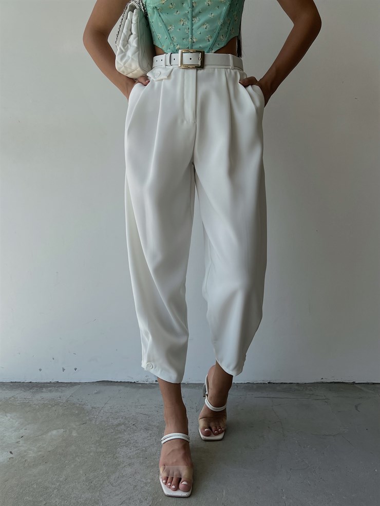 Yüksek Bel Beli Pileli Düğme Detay Geniş Paça Jazmin Kadın Beyaz Pantolon 22Y000085